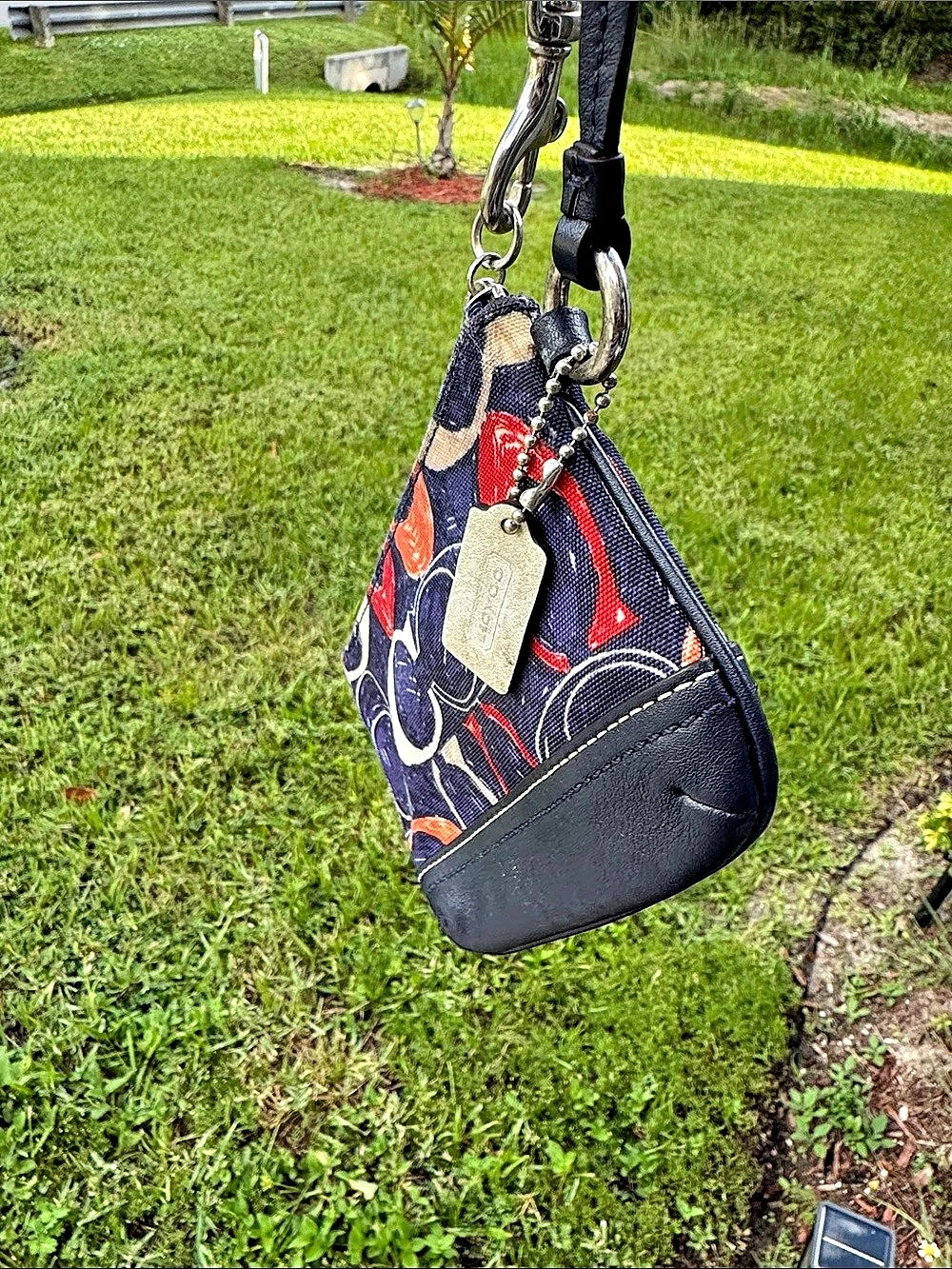 Coach Hamptons Scribble Signature Wristlet - Picture 4 of 10